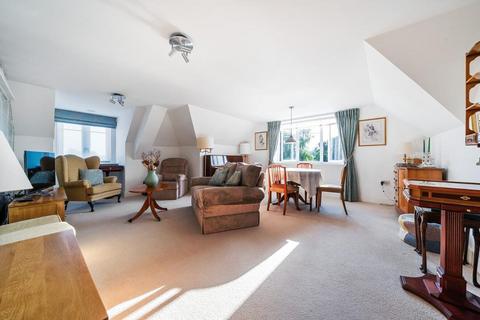 2 bedroom flat for sale, Limpsfield Road, Sanderstead, CR2 9LB