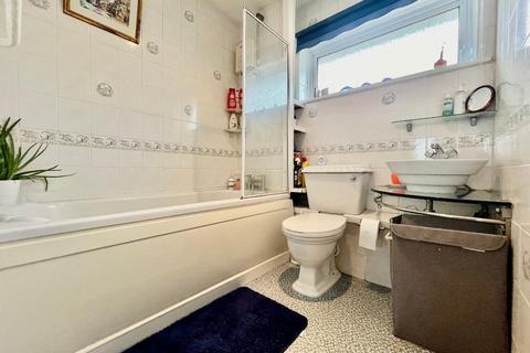 3 bedroom semi-detached house for sale, Holgate Drive, L & D Borders, Luton, Bedfordshire, LU4 0XB