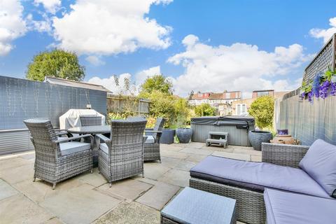 4 bedroom end of terrace house for sale, Connaught Road, Sutton, Surrey