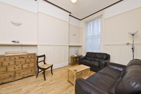 3 bedroom apartment to rent, Earls Court Road, London SW5