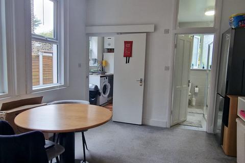 2 bedroom ground floor maisonette to rent, Burges Road, East Ham, London E6