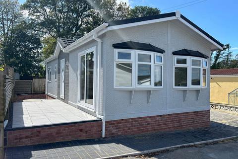 2 bedroom chalet for sale, Cannisland Park, Swansea SA3