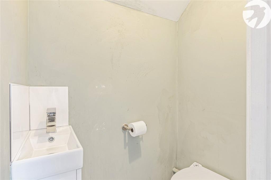 First Flr Ensuite Wc