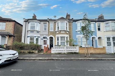 2 bedroom flat to rent, St Georges Road, Leyton