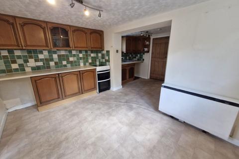 2 bedroom semi-detached house to rent, White Hart