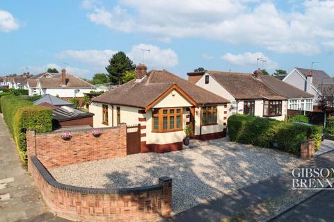 2 bedroom detached bungalow for sale, The Meads, Basildon, SS16