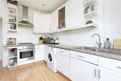 3 bedroom flat to rent, Chivalry Road, London SW11