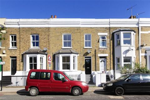 3 bedroom flat to rent, Ferndale Road, London SW4