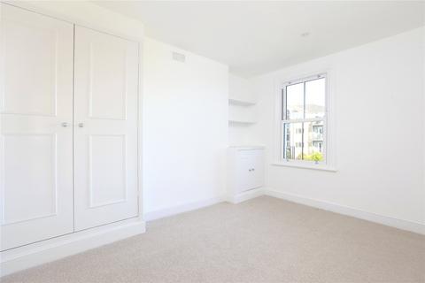 3 bedroom flat to rent, Ferndale Road, London SW4