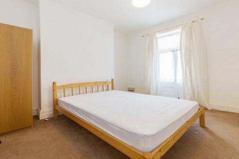 3 bedroom apartment to rent, NW6