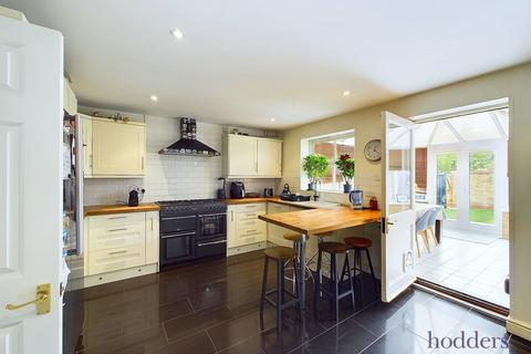 4 bedroom end of terrace house for sale, Gray Place, Ottershaw, Surrey, KT16