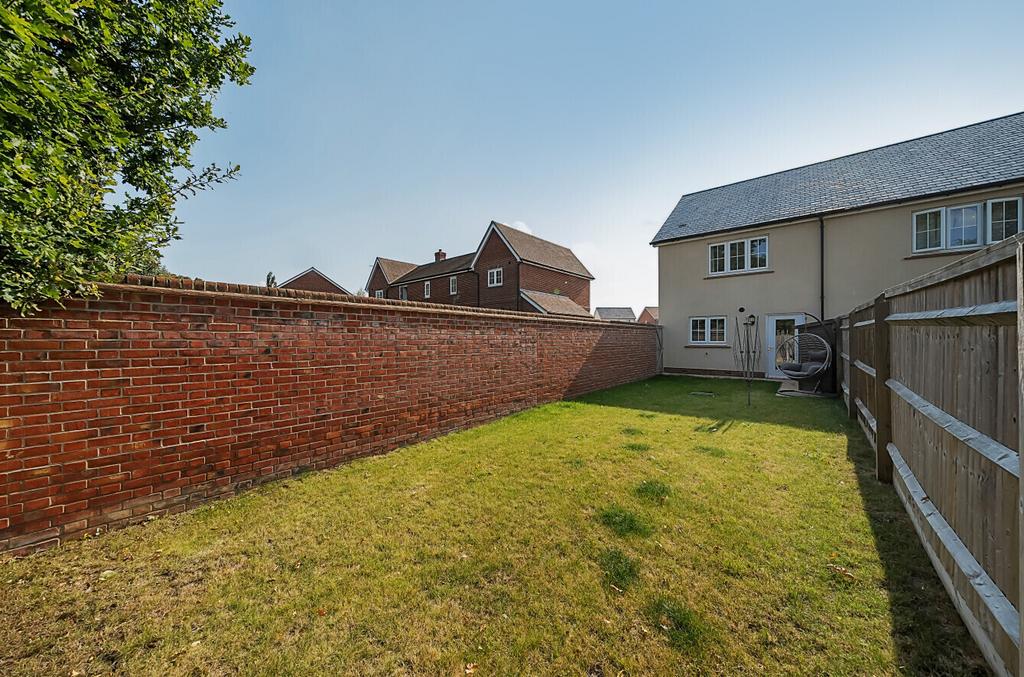 Deer Park View, Braintree CM7 2 bed semidetached house for sale £360,000