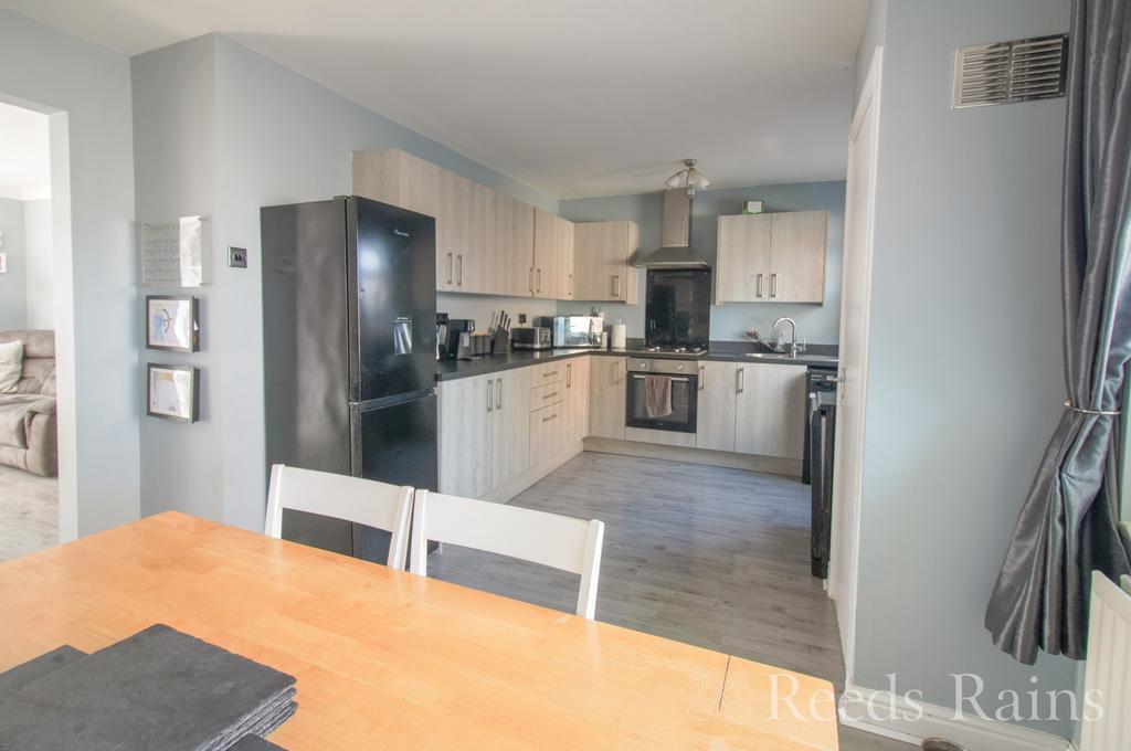 Kitchen/Dining