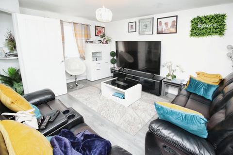 3 bedroom terraced house for sale, Hamsterley Avenue, Greater Manchester M18