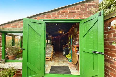 2 bedroom terraced house for sale, Field Lane, Goole DN14