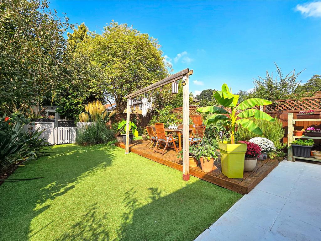 Spacious Garden