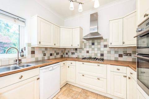 203 Fulwell Park Avenue, Twickenham, TW2 5HD
