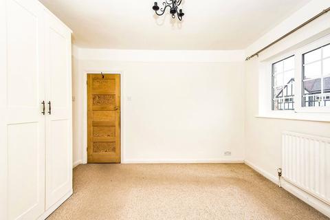 203 Fulwell Park Avenue, Twickenham, TW2 5HD