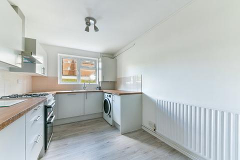 2 bedroom flat to rent, Lansdowne Road, SW20