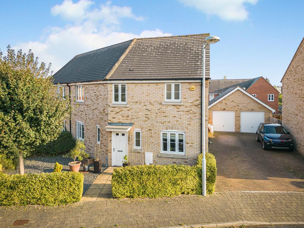 Waterland, St Neots, Cambridgeshire. 3 bed semidetached house for sale