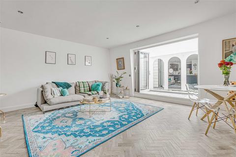 2 bedroom flat for sale, New Kings Road, London SW6