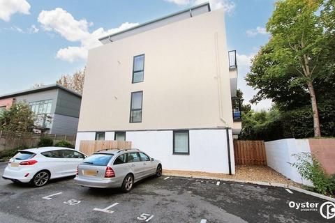 2 bedroom apartment to rent, Dwight Road, Watford, WD18