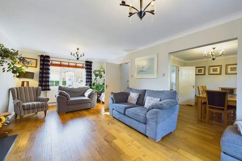 4 bedroom detached house for sale, Albany Close, Worthing, BN11