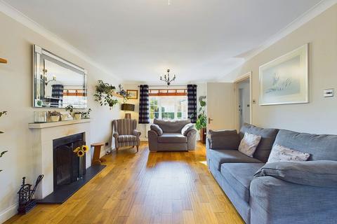 4 bedroom detached house for sale, Albany Close, Worthing, BN11