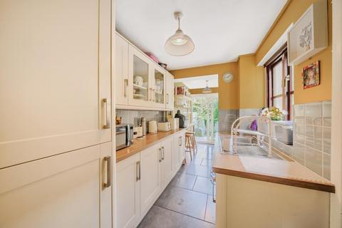 2 bedroom terraced house for sale, High Wycombe,  Train station,  Buckinghamshire,  HP13