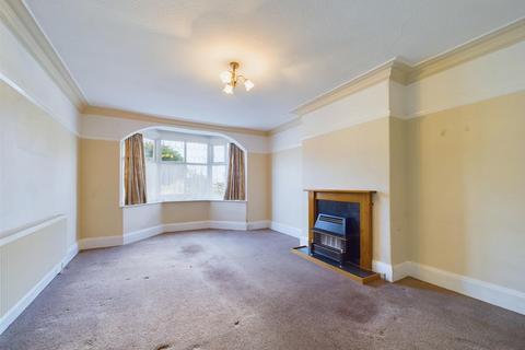 2 bedroom flat for sale, Roundhay Road, Bridlington