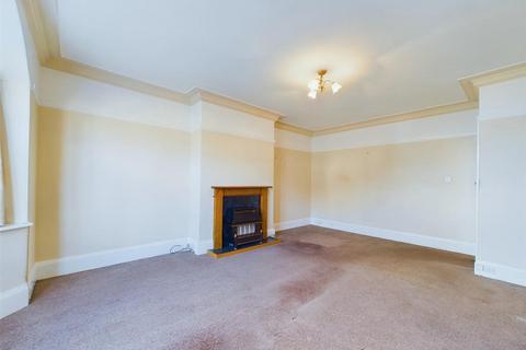 2 bedroom flat for sale, Roundhay Road, Bridlington