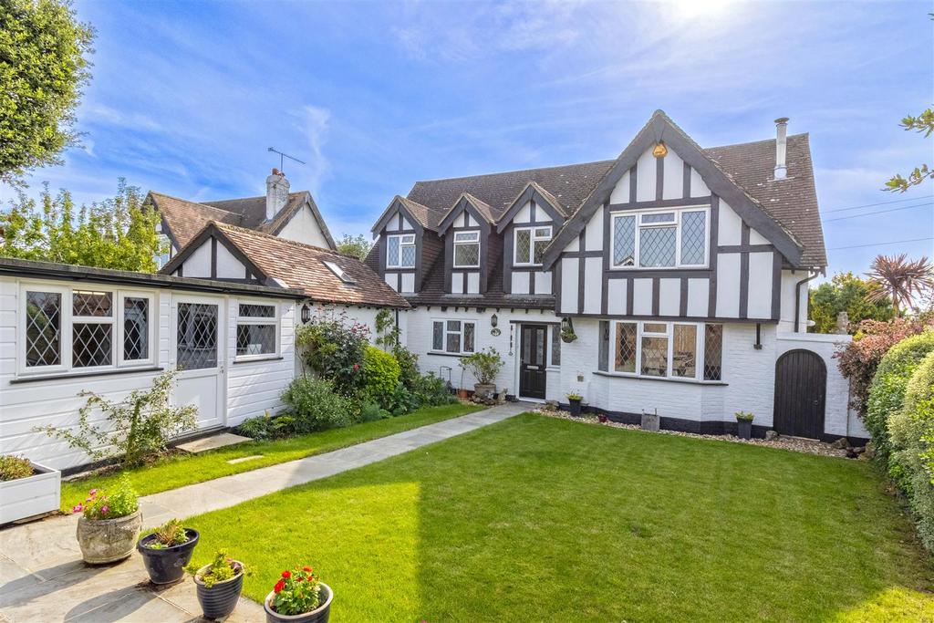 Ansisters Road, Ferring, Worthing 4 bed detached house to rent £2,750