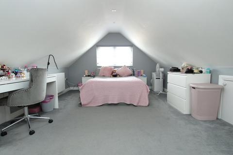 2 Brampton Road, Oakdale, Poole, BH15 3RE