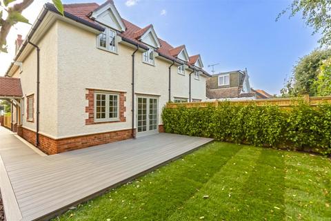 4 bedroom semi-detached house for sale, East Avenue, Goring-By-Sea, BN12 4DD