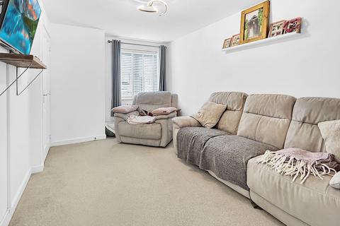 2 bedroom end of terrace house for sale, Bloomfield Drive, Hinchingbrooke Park, Huntingdon.