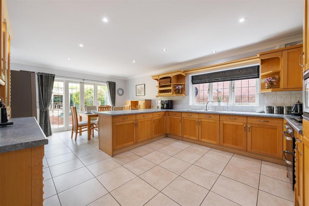 463 Streetsbrook Road 8.jpg