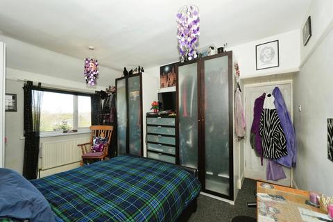 189 Warminster Road, Sheffield, S8 8PP
