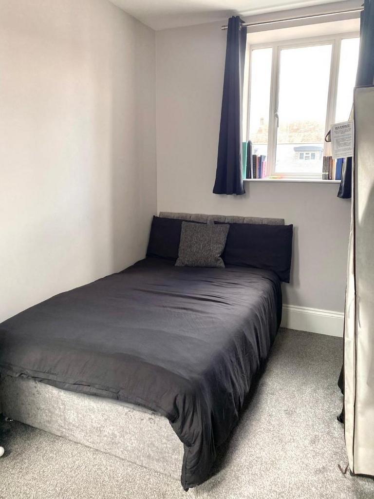 Bed2.JPG