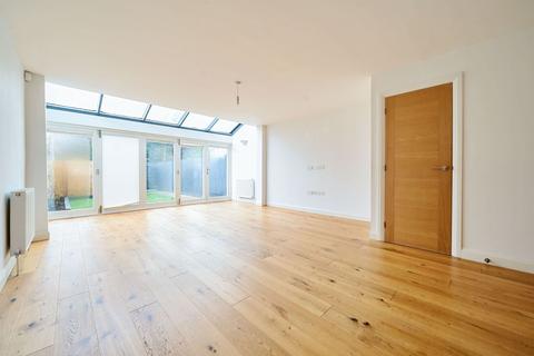 4 bedroom end of terrace house for sale, Brighton Road, Handcross, RH17