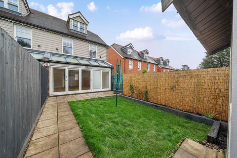 4 bedroom end of terrace house for sale, Brighton Road, Handcross, RH17