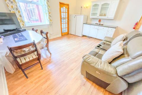 4 bedroom terraced house to rent, 180 Burley Road, Leeds, LS4 2EU