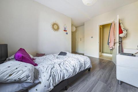 3 bedroom flat for sale, Queens Road, Peckham