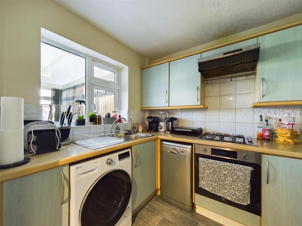 Kitchen (2).jpg