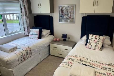 2 bedroom lodge for sale, Allerthorpe East Riding of Yorkshire