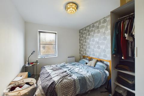 2 bedroom flat for sale, Cross Street, Portsmouth PO1