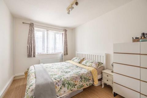 56 Cobb Close, Datchet, Slough, SL3 9QZ