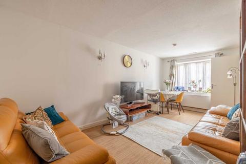 56 Cobb Close, Datchet, Slough, SL3 9QZ