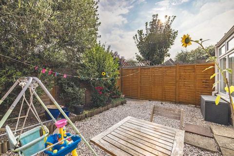56 Cobb Close, Datchet, Slough, SL3 9QZ