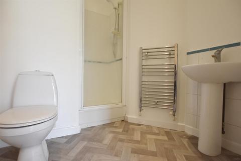 2 bedroom flat to rent, Colton Street, Leicester