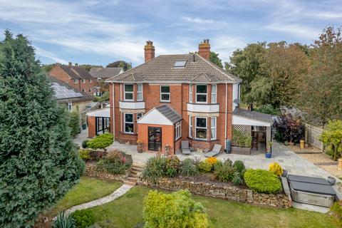 4 bedroom detached house for sale, Seaton Road, Uppingham